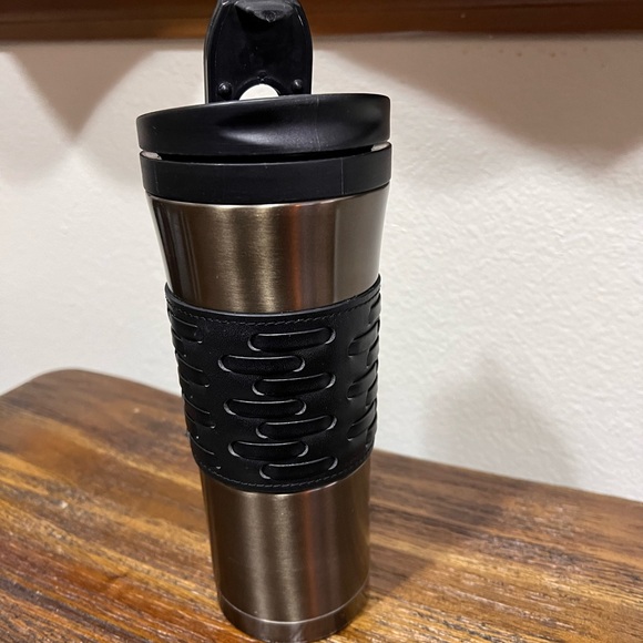 Just got to have it!! Starbucks travel mug16 oz - Picture 9 of 9